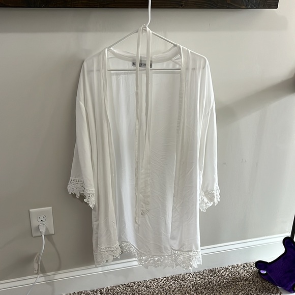 Lightweight Bridal Robe - Picture 2 of 2